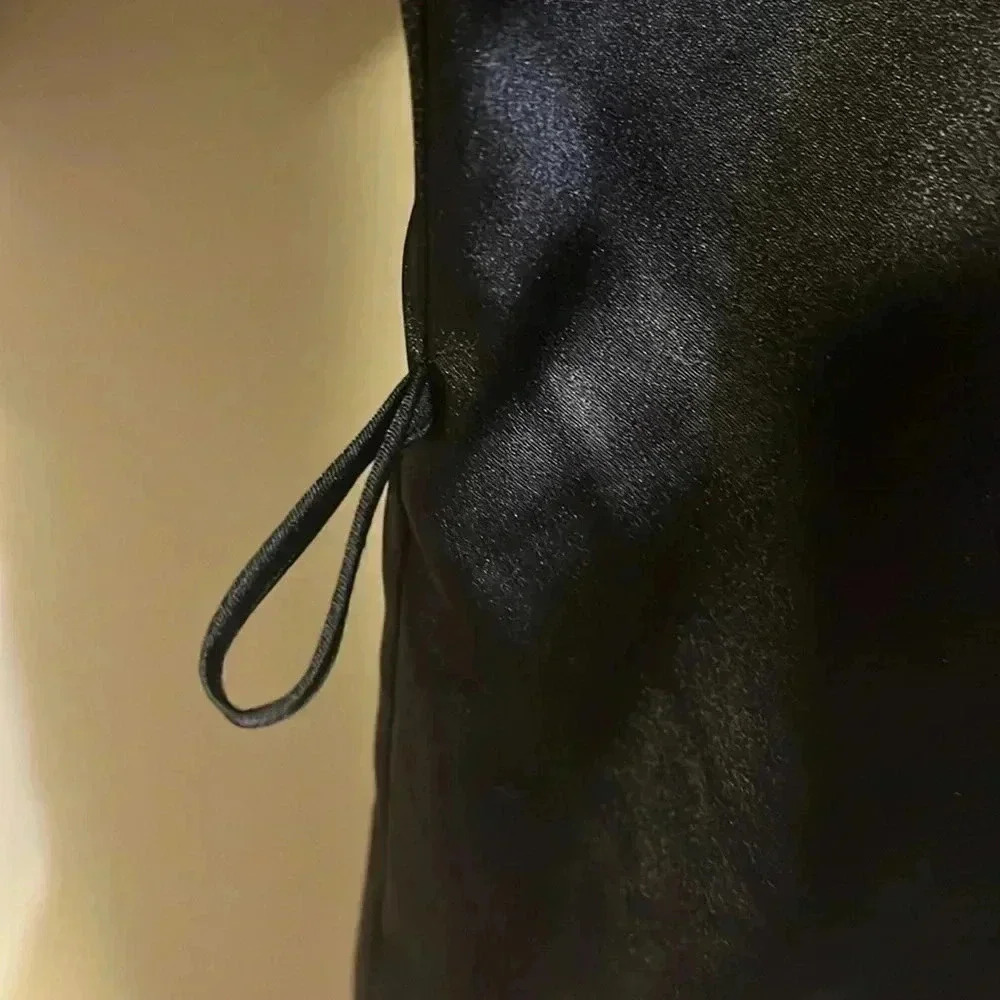 ❤️2/$30❤️[XS]Victoria  Secret Knee Length Vintage Black Satin Robe - Picture 7 of 8